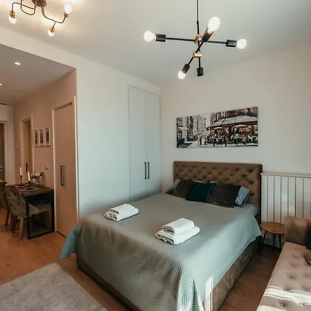 Waterfront Pearl Apartment