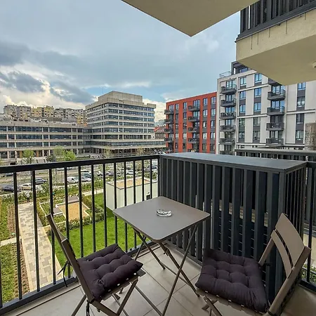 Waterfront Pearl Apartment *